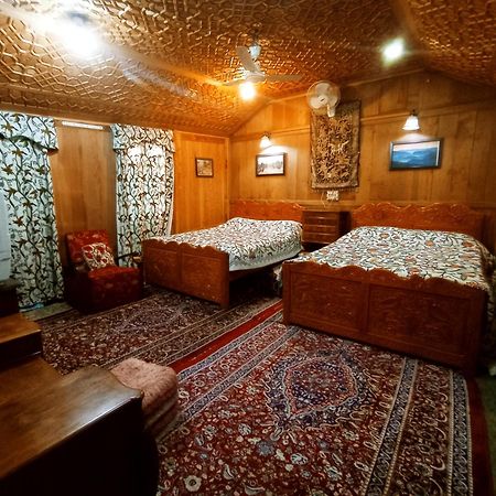 Srīnagar Merry Dawn Houseboat מראה חיצוני תמונה